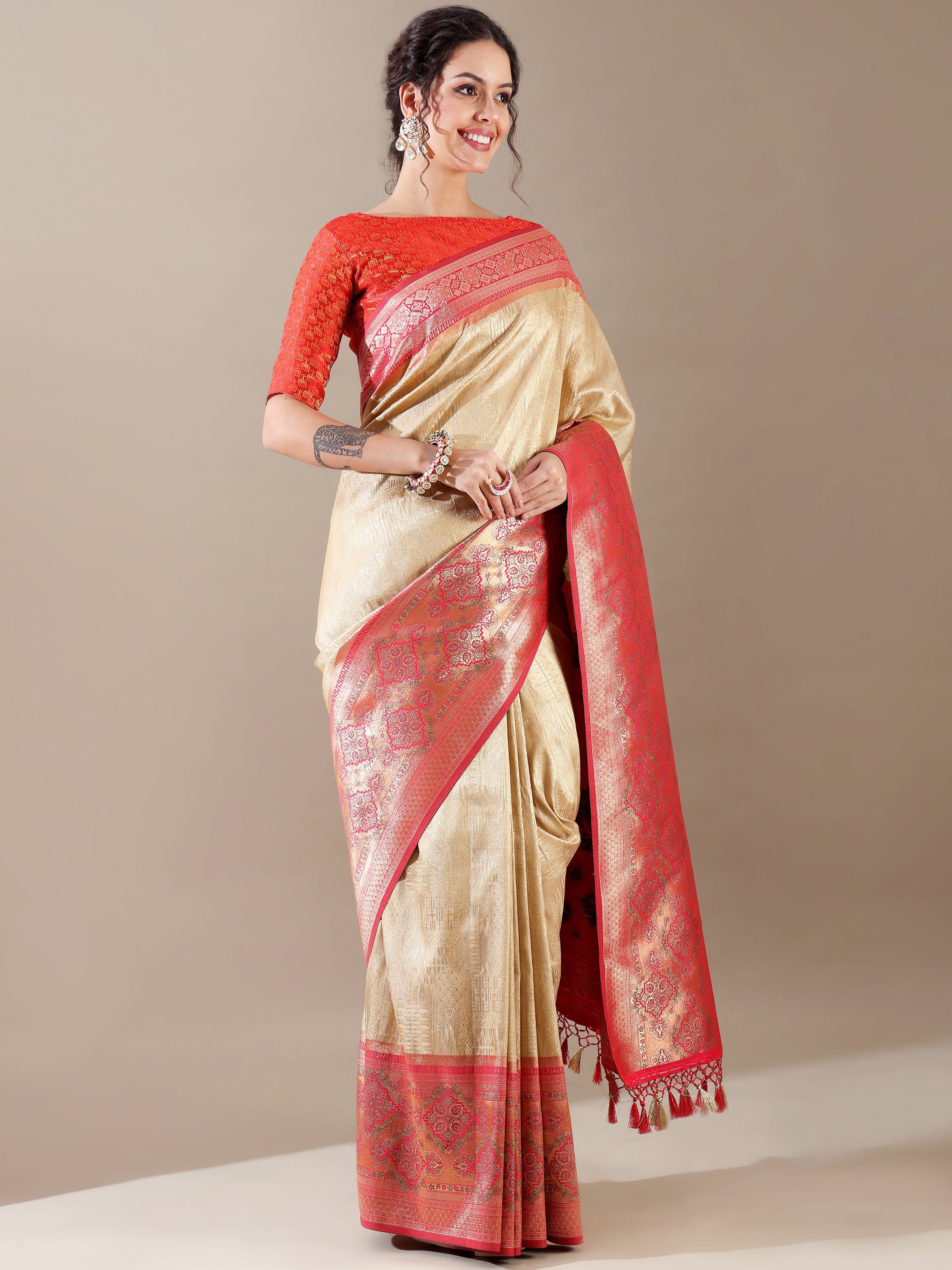 Ivory Rani Silk Saree