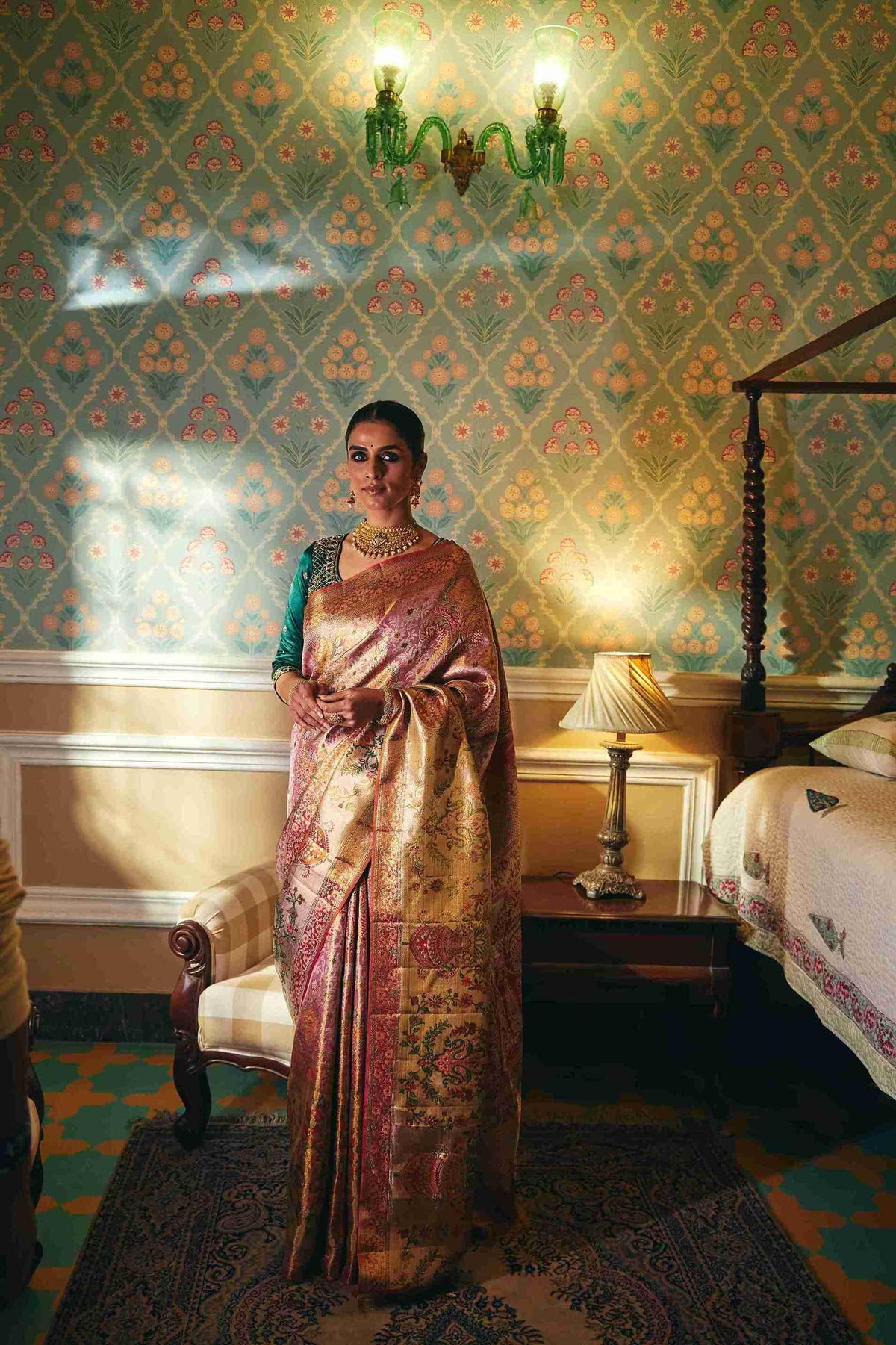 Kanjivaram Silk Saree Adorned with Golden Zari Weaving